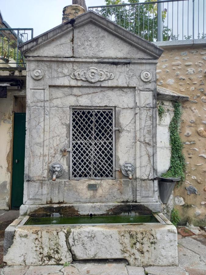 1 Passage Du Chateau Rumilly  Exterior foto